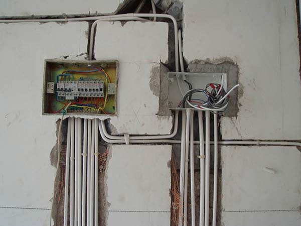 強電、弱電